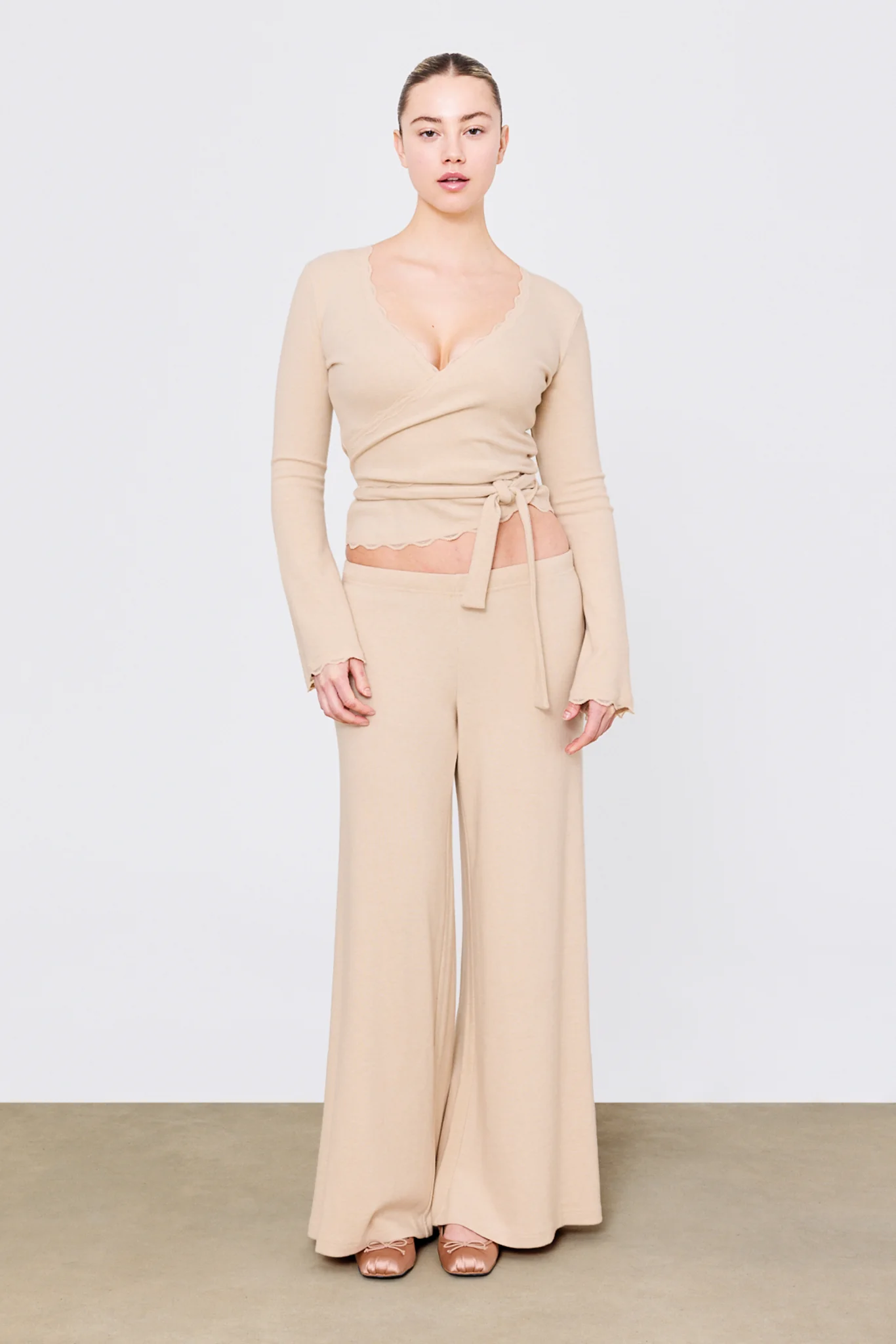 Wrap Top Vanilla Iced Latte - Image 3