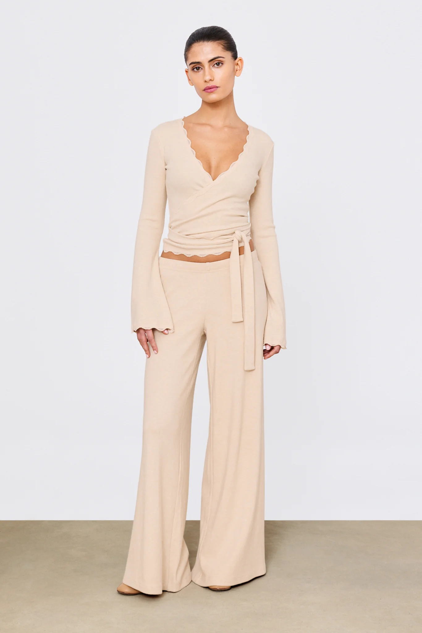 Wrap Top Vanilla Iced Latte - Image 4